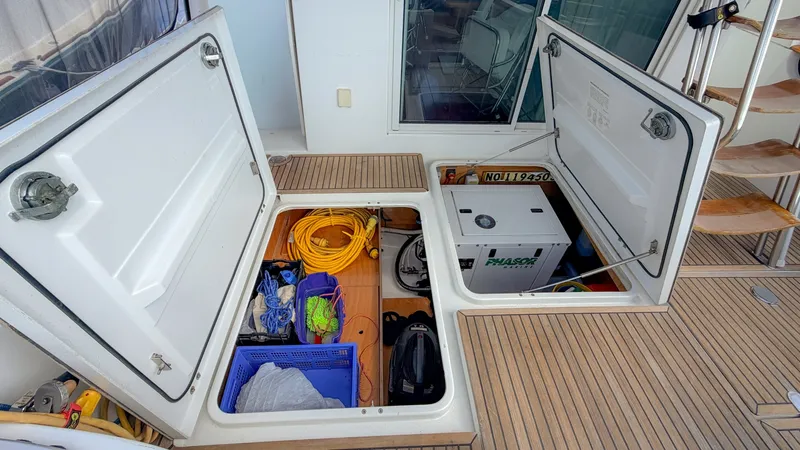 Slide: The Image of Beneteau SWIFT TRAWLER 42 2006 - 7517689