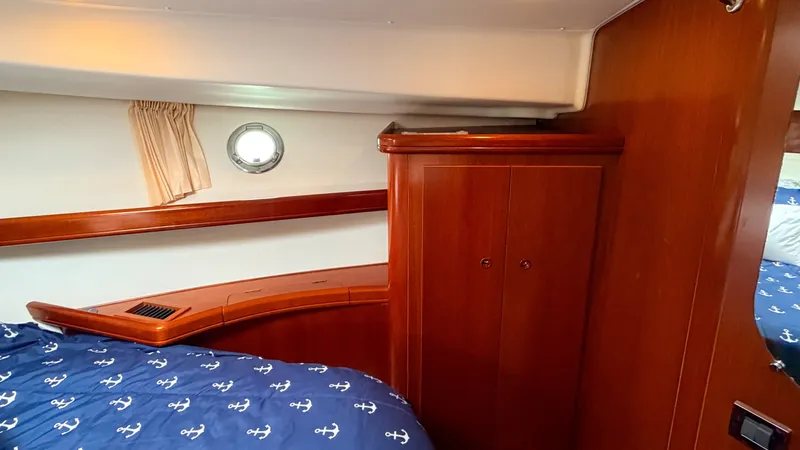 Slide: The Image of Beneteau SWIFT TRAWLER 42 2006 - 7517675