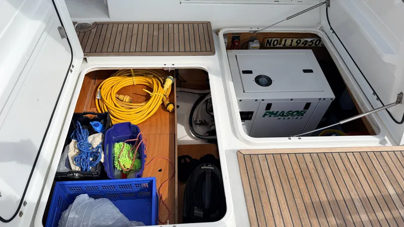 Slide: The Image of Beneteau SWIFT TRAWLER 42 2006 - 7517688