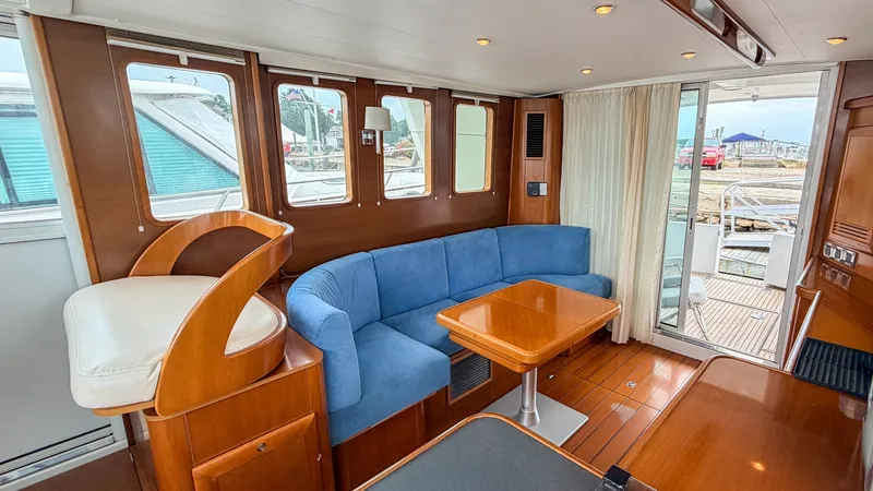 Slide: The Image of Beneteau SWIFT TRAWLER 42 2006 - 7517662