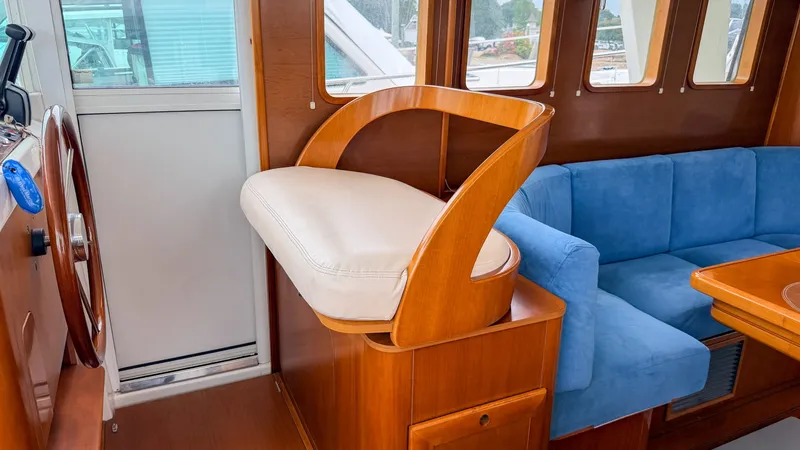 Slide: The Image of Beneteau SWIFT TRAWLER 42 2006 - 7517670