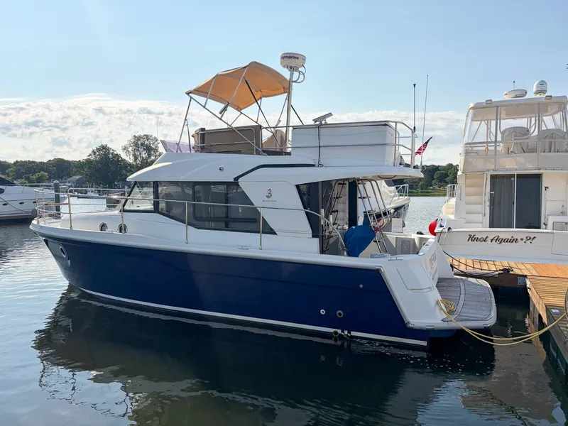 Slide: The Image of Beneteau SWIFT TRAWLER 30 2017 - 7518092