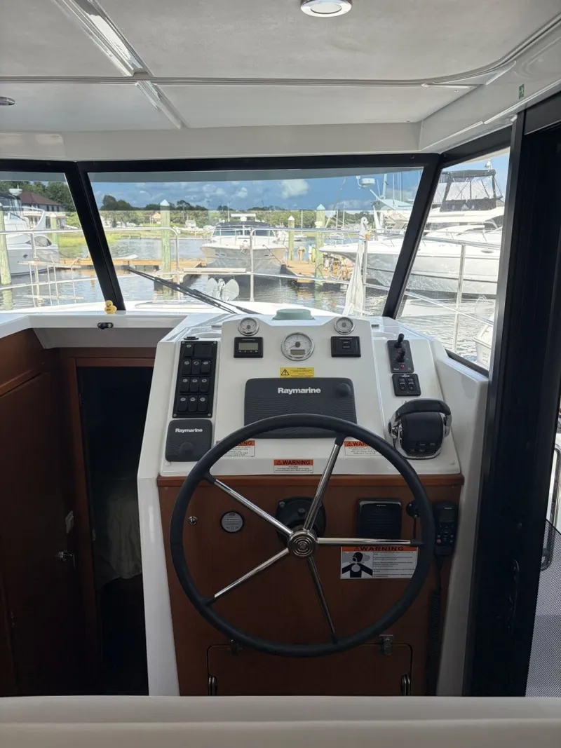 Slide: The Image of Beneteau SWIFT TRAWLER 30 2017 - 7518128