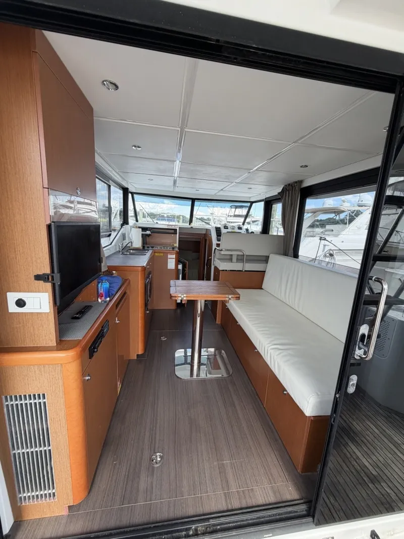 Slide: The Image of Beneteau SWIFT TRAWLER 30 2017 - 7518121