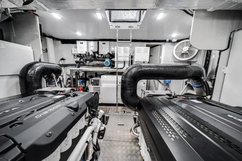 Slide: The Image of Galeon 620 FLY 2027 - 8051298