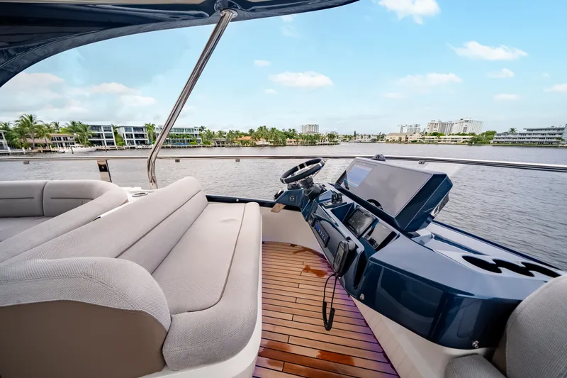 Slide: The Image of Galeon 620 FLY 2027 - 8051292