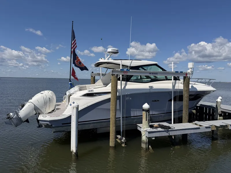 Slide: The Image of Sea Ray 320 Sundancer 2023 - 7522980