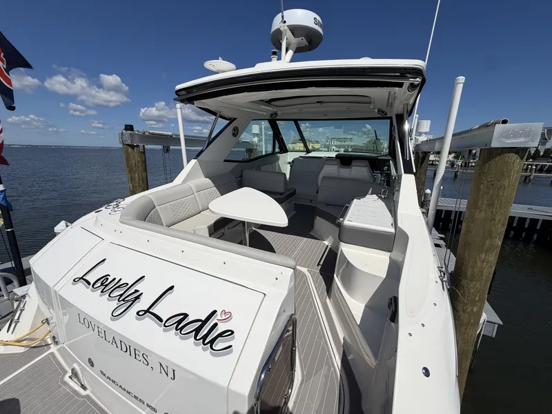 Slide: The Image of Sea Ray 320 Sundancer 2023 - 7522984