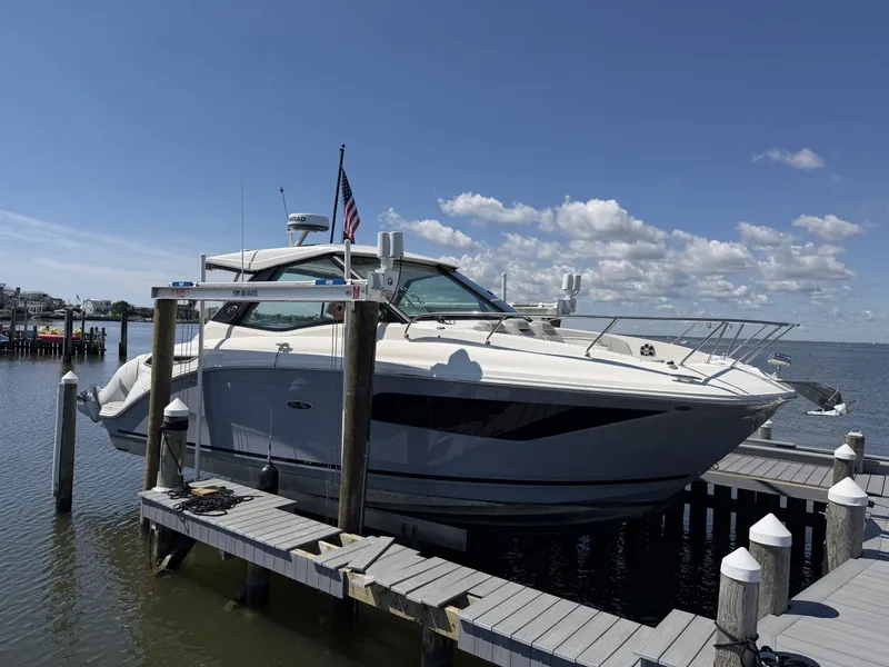 Slide: The Image of Sea Ray 320 Sundancer 2023 - 7522981