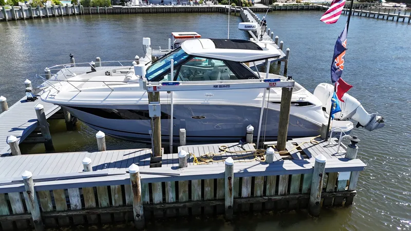 Slide: The Image of Sea Ray 320 Sundancer 2023 - 7522973