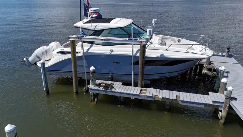 The Image of Sea Ray 320 Sundancer 2023 - 7523002