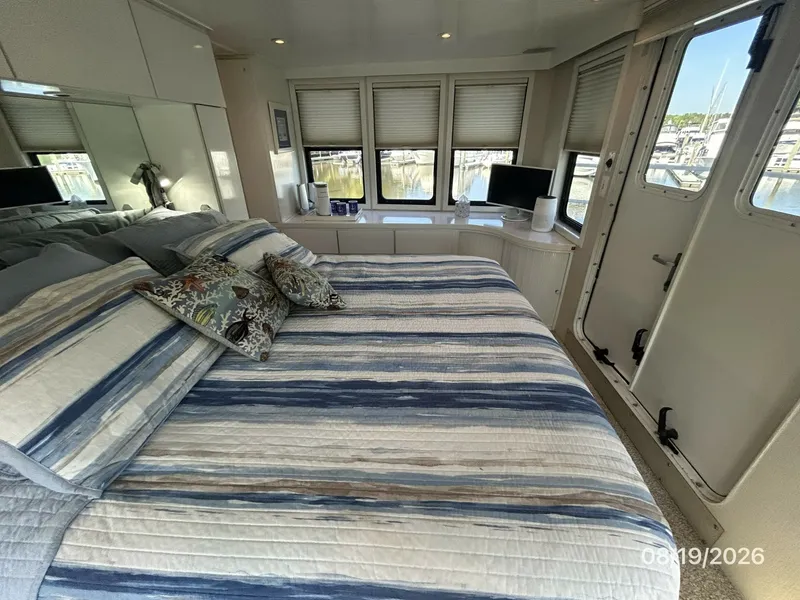 Slide: The Image of Steel Magnolia master stateroom starboard - 7522044