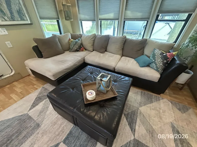 Slide: The Image of Steel Magnolia salon port seating - 7522106