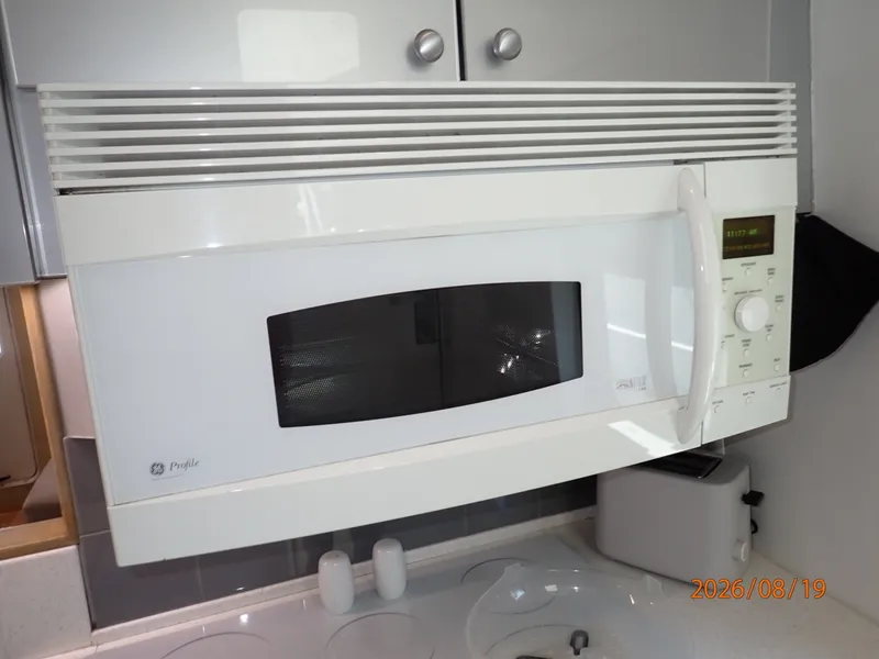 Slide: The Image of Steel Magnolia galley microwave oven - 7522004