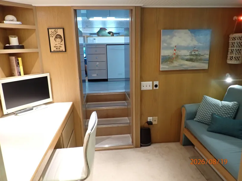 Slide: The Image of Steel Magnolia office aft - 7522045