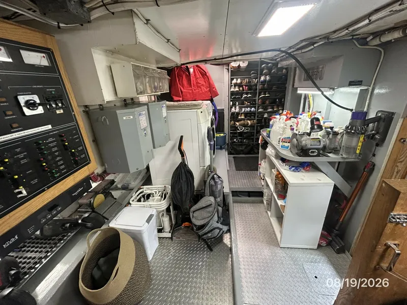 Slide: The Image of Steel Magnolia utility room starboard - 7522173