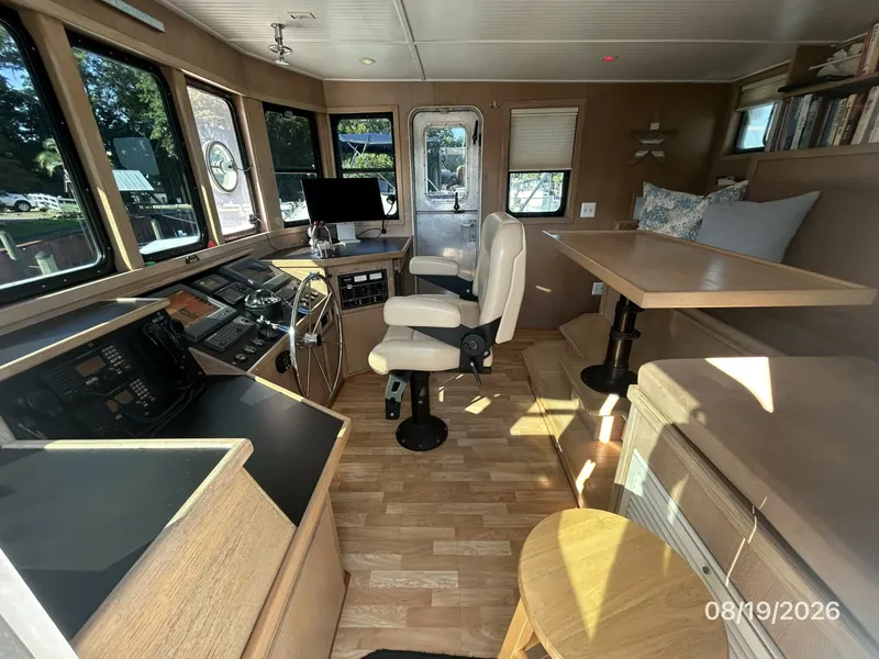 Slide: The Image of Steel Magnolia pilothouse starboard - 7522077