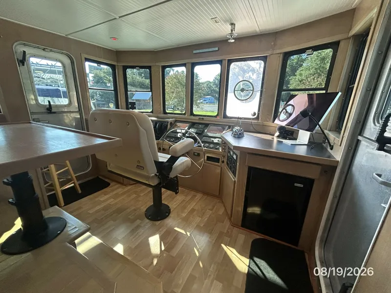 Slide: The Image of Steel Magnolia pilothouse forward - 7522055