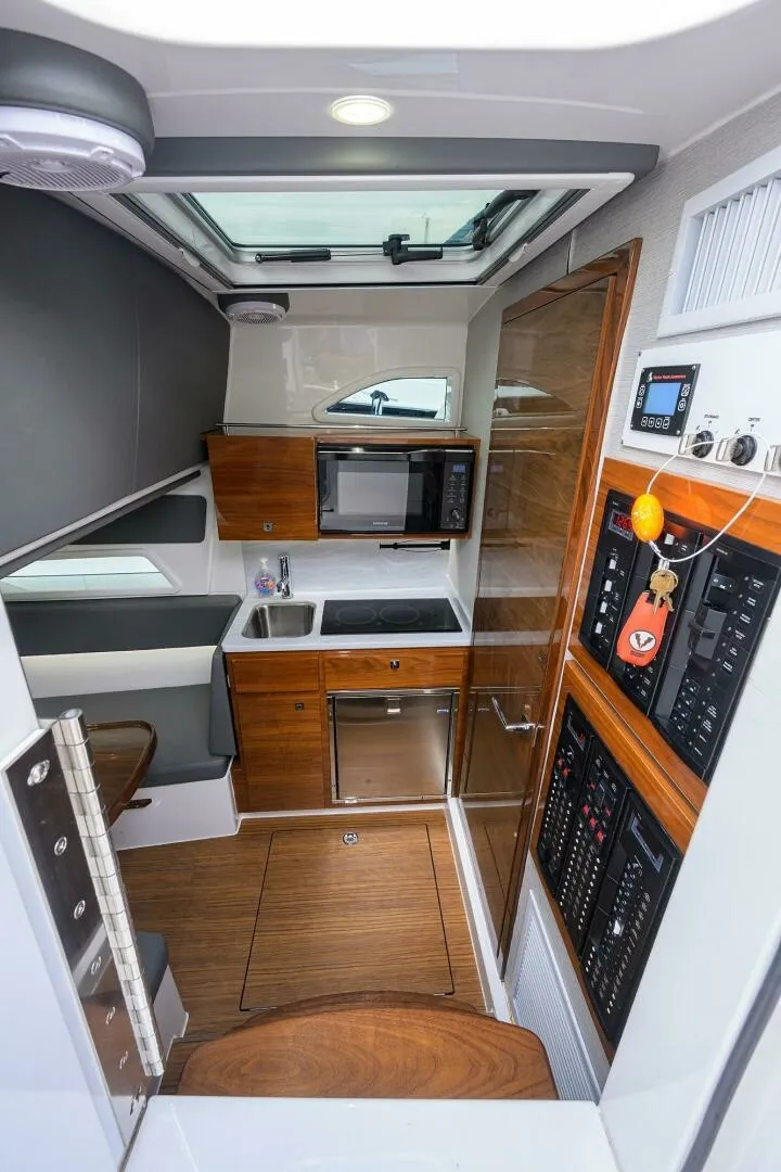 Slide: The Image of Cabin - 7657665