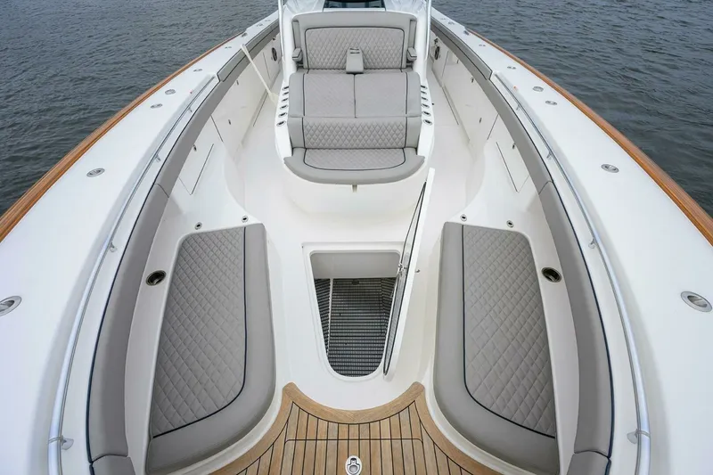 Slide: The Image of Bow and Forward Seating - 7657672