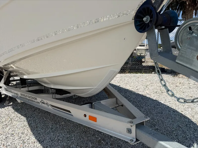 Slide: The Image of Bulls Bay 200 Center Console 2022 - 7521444
