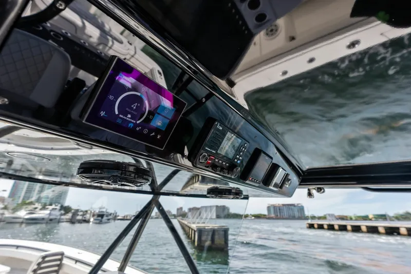 Slide: The Image of Valhalla Boatworks V-41 2022 - 7521875
