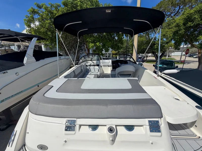 Slide: The Image of Jeanneau VR5 Bowrider OB 2023 - 7522090