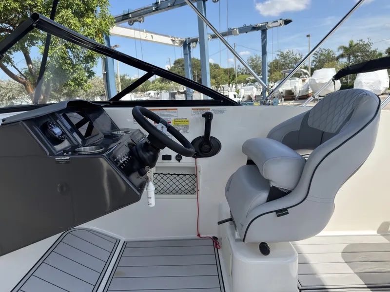 Slide: The Image of Jeanneau VR5 Bowrider OB 2023 - 7522074