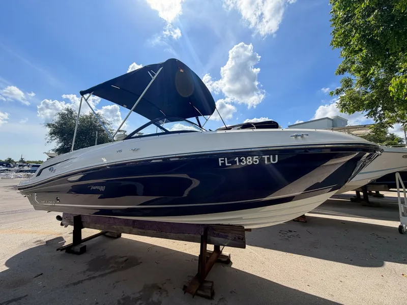 Slide: The Image of Jeanneau VR5 Bowrider OB 2023 - 7522060