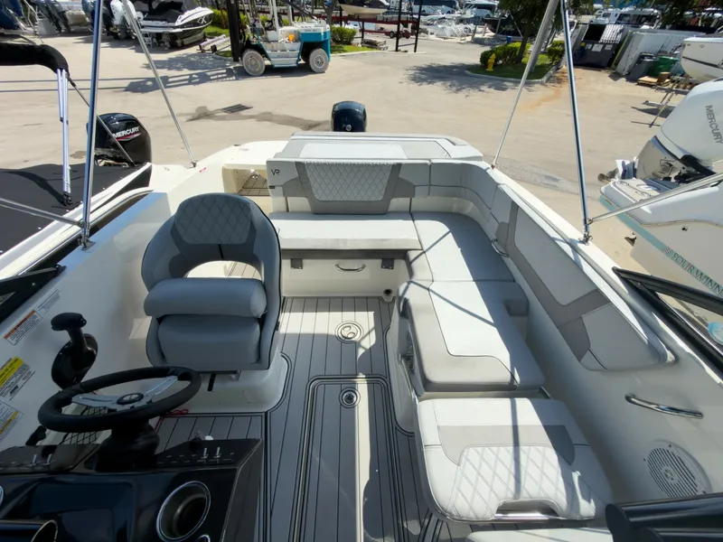 Slide: The Image of Jeanneau VR5 Bowrider OB 2023 - 7522088