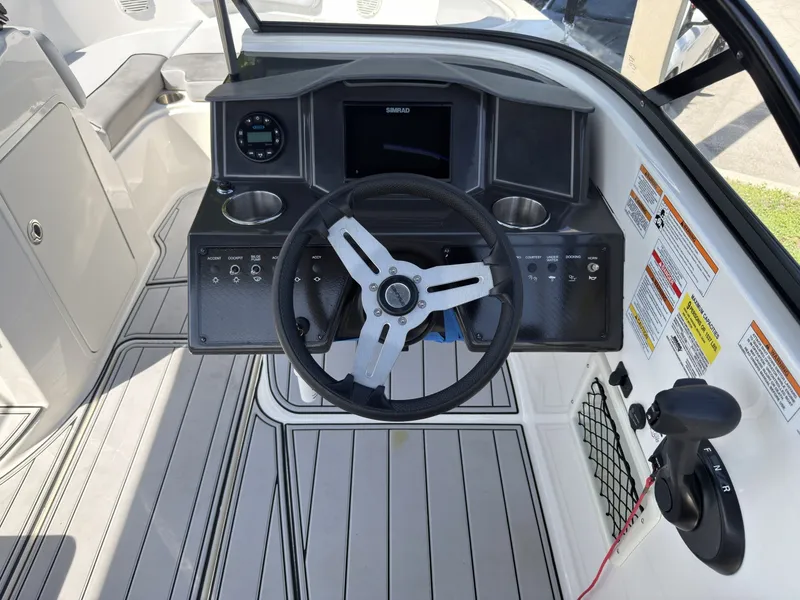 Slide: The Image of Jeanneau VR5 Bowrider OB 2023 - 7522065