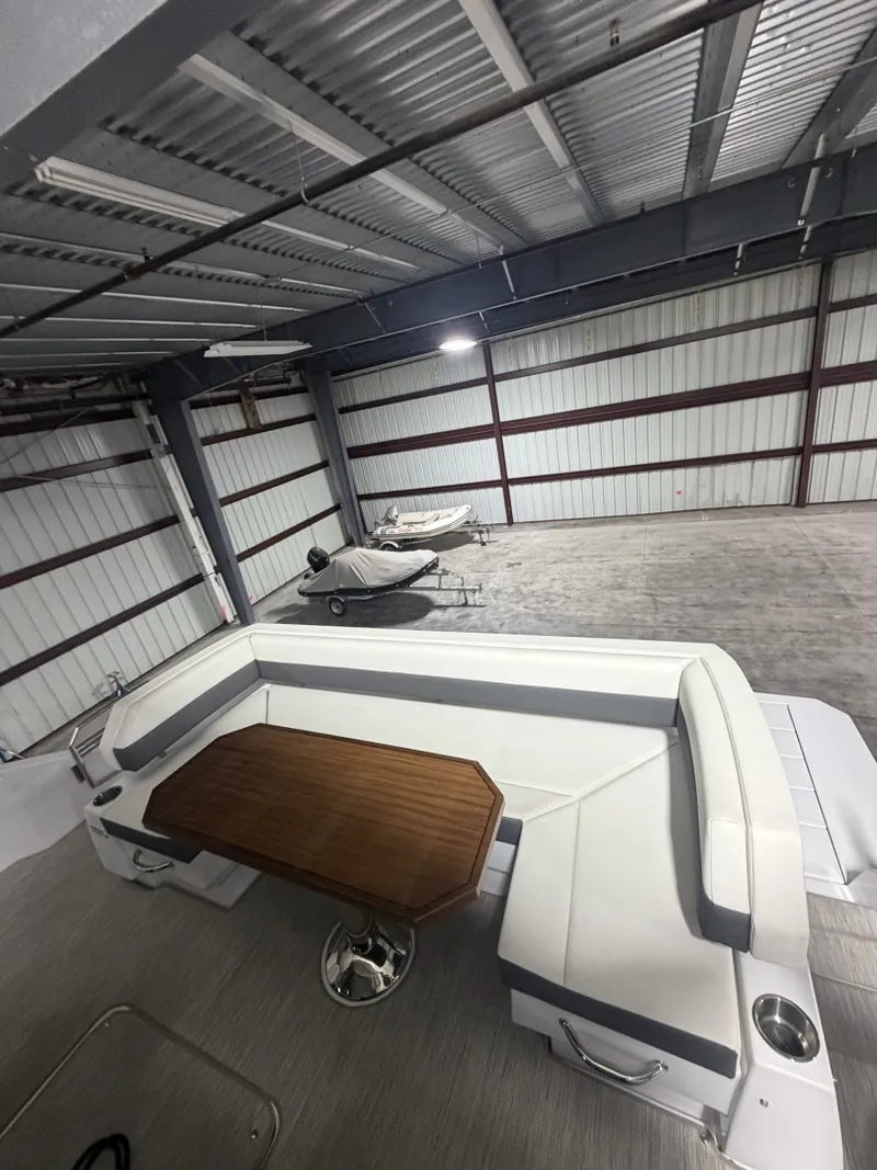 Slide: The Image of Cruisers Yachts 50 Cantius 2022 - 7522482