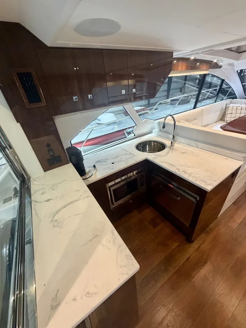 Slide: The Image of Cruisers Yachts 50 Cantius 2022 - 7522497