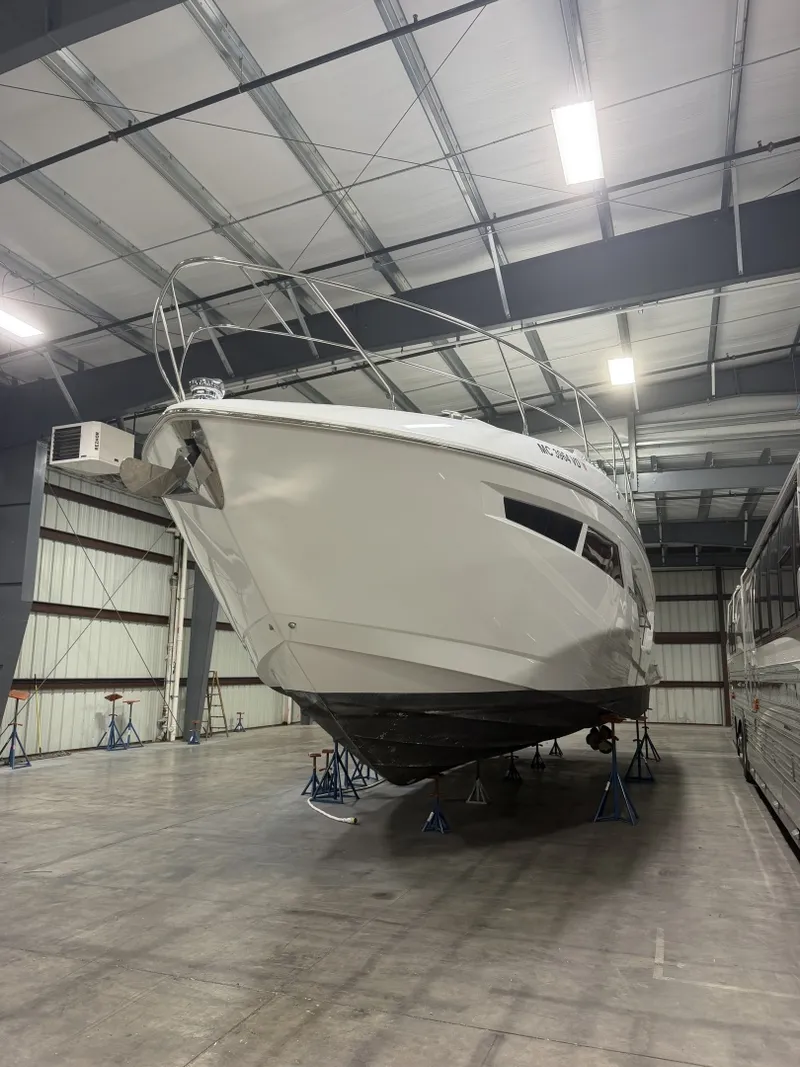 Slide: The Image of Cruisers Yachts 50 Cantius 2022 - 7522476