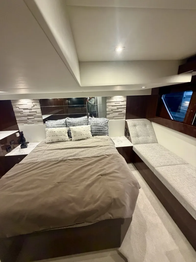 Slide: The Image of Cruisers Yachts 50 Cantius 2022 - 7522488