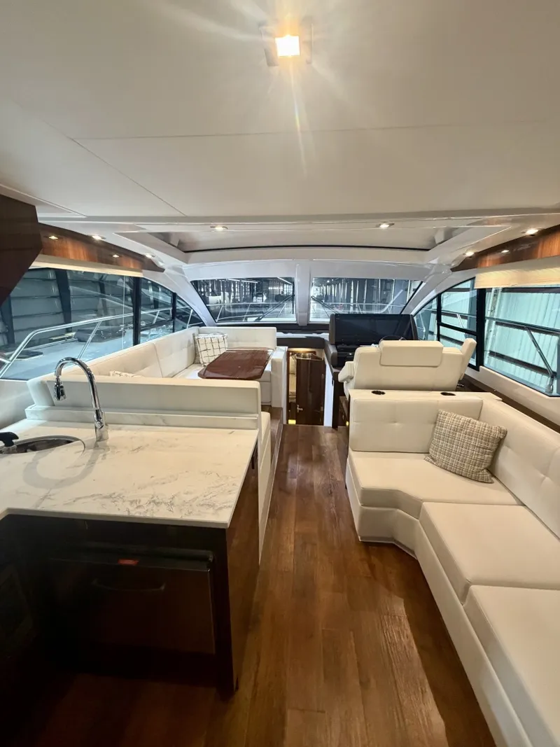 Slide: The Image of Cruisers Yachts 50 Cantius 2022 - 7522501