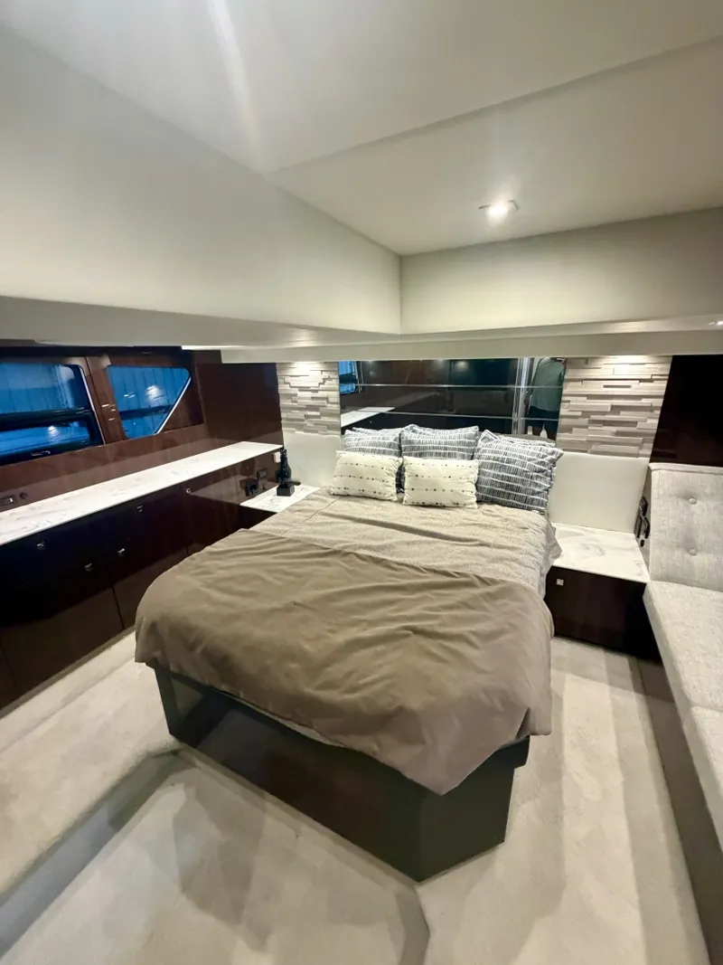 Slide: The Image of Cruisers Yachts 50 Cantius 2022 - 7522486