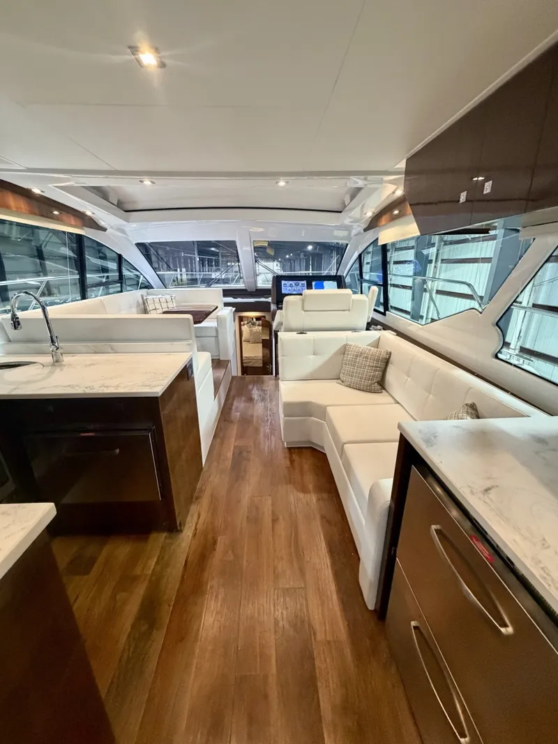 Slide: The Image of Cruisers Yachts 50 Cantius 2022 - 7522507
