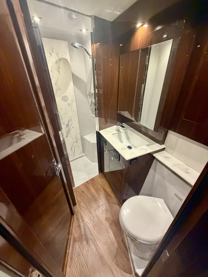 Slide: The Image of Cruisers Yachts 50 Cantius 2022 - 7522494