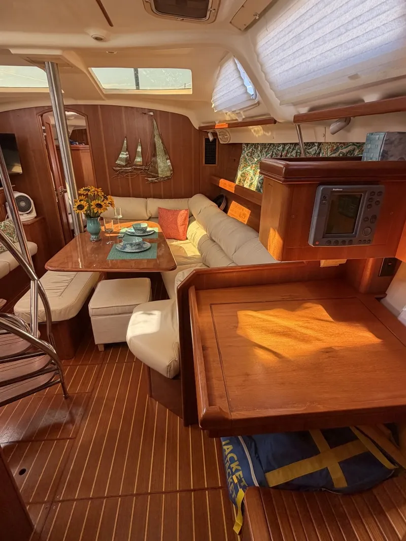 Slide: The Image of Hunter Passage 456 2002 - 8331686