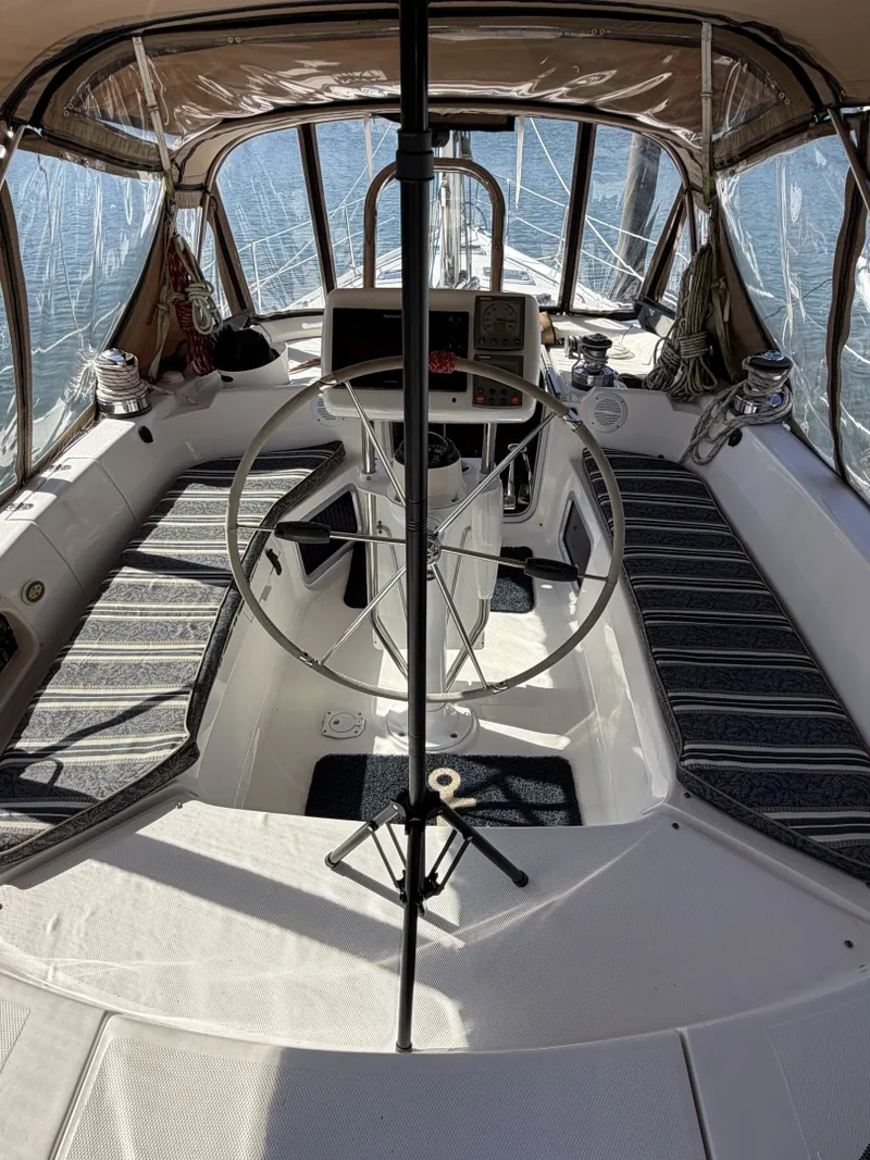 Slide: The Image of Hunter Passage 456 2002 - 8331244