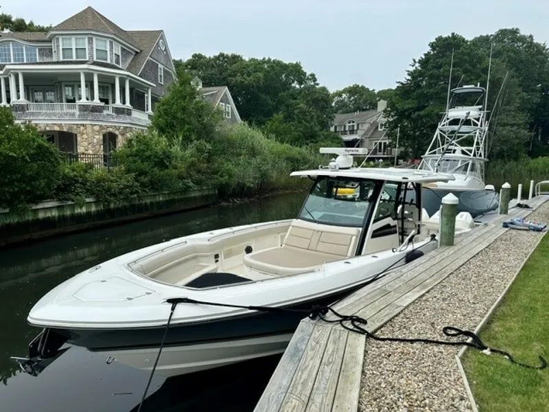 Slide: The Image of Boston Whaler 380 Outrage 2021 - 7528159