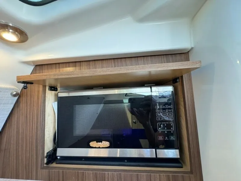 Slide: The Image of Boston Whaler 380 Outrage 2021 - 7741836