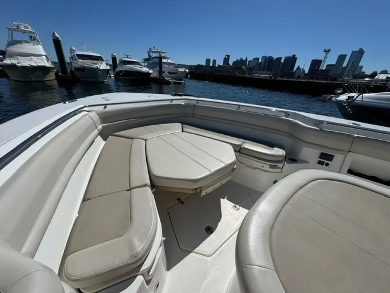 Slide: The Image of Boston Whaler 380 Outrage 2021 - 7741819