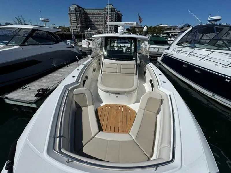 Slide: The Image of Boston Whaler 380 Outrage 2021 - 7741797