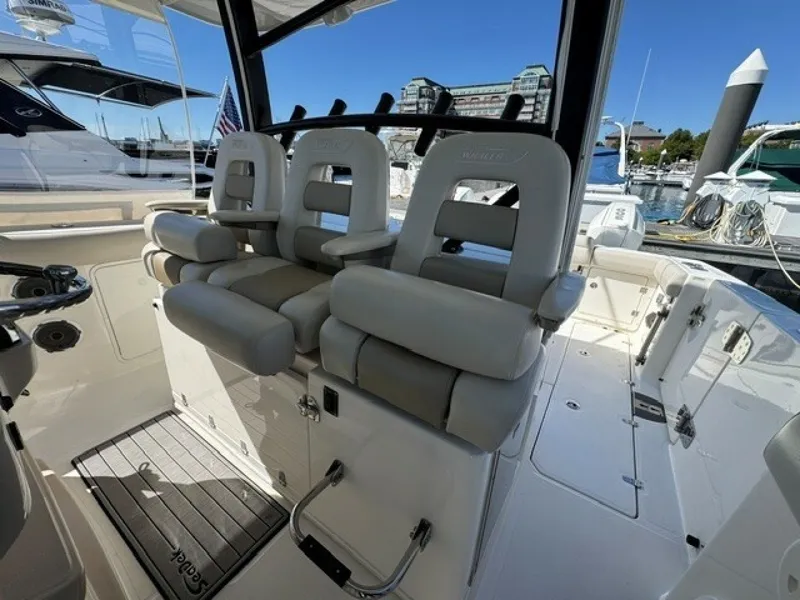 Slide: The Image of Boston Whaler 380 Outrage 2021 - 7741755
