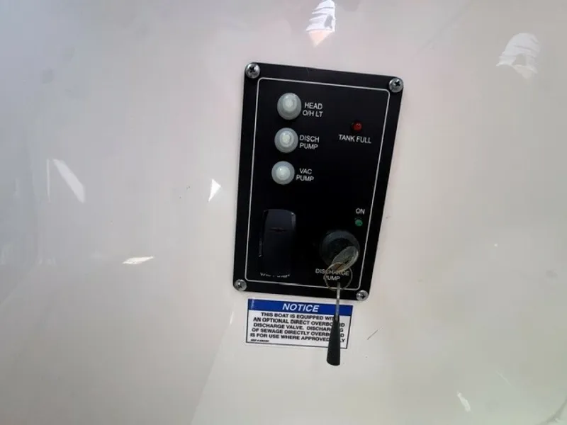 Slide: The Image of Boston Whaler 380 Outrage 2021 - 7741848