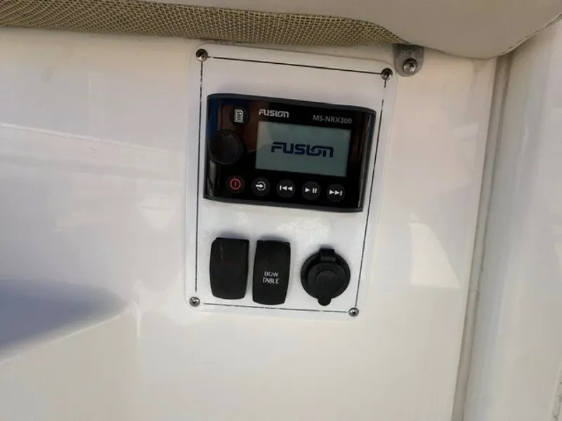 Slide: The Image of Boston Whaler 380 Outrage 2021 - 7741808