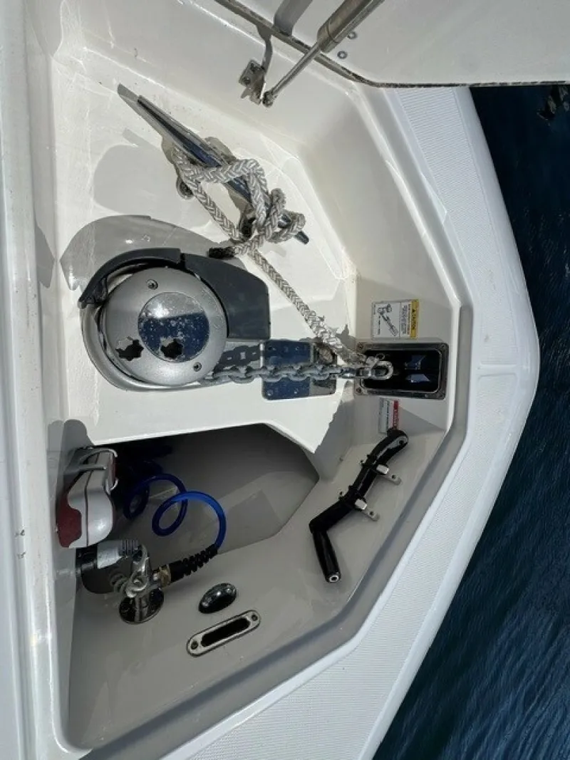 Slide: The Image of Boston Whaler 380 Outrage 2021 - 7741803