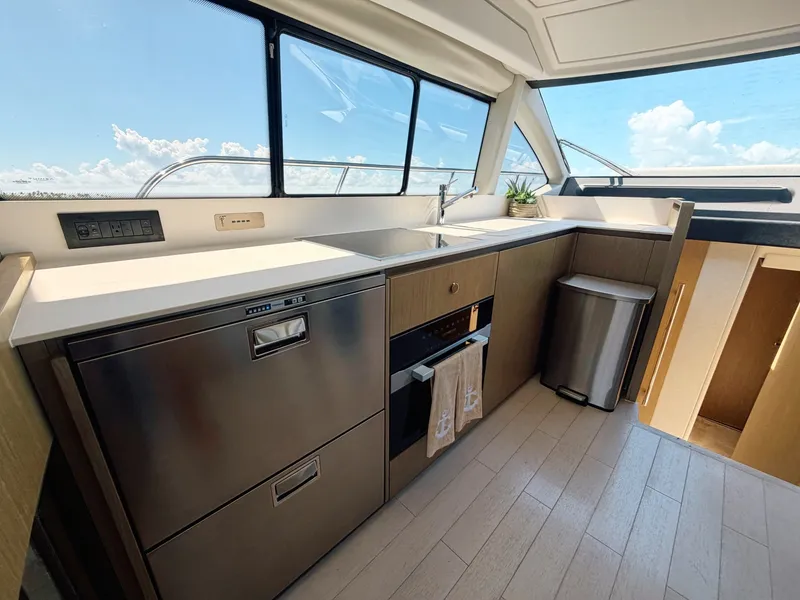 Slide: The Image of Azimut 50 Fly 2024 - 8045781